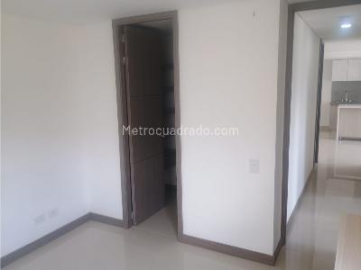 Apartamento de 3 alcobas en venta en Machado, Bello, 70 m² · foto 11 de 12