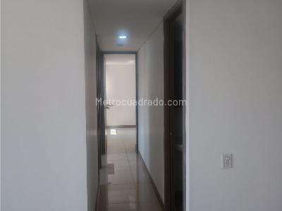 Apartamento de 3 alcobas en venta en Machado, Bello, 70 m² · foto 5 de 12