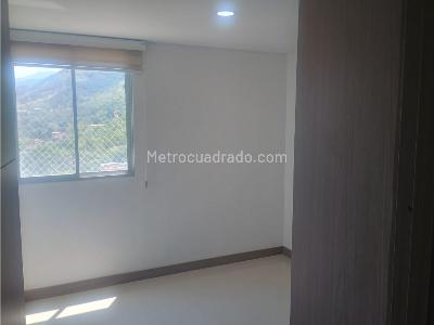 Apartamento de 3 alcobas en venta en Machado, Bello, 70 m² · foto 8 de 12
