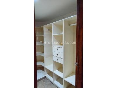 Apartamento de 3 alcobas en venta en El Velodromo, Medellín, 130 m² · foto 4 de 8