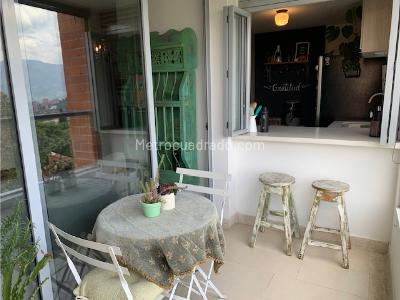 Apartamento de 3 alcobas en venta en Loma De Las Brujas, Envigado, 93 m² · foto 8 de 20