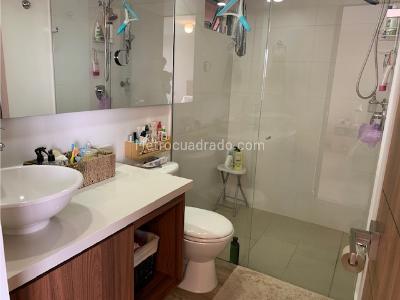 Apartamento de 3 alcobas en venta en Loma De Las Brujas, Envigado, 93 m² · foto 17 de 20