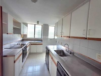 Apartamento de 3 alcobas en venta en El Poblado Milla De Oro, Medellín, 147 m² · foto 10 de 20