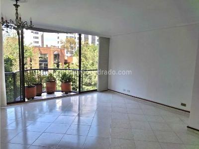 Apartamento de 3 alcobas en venta en El Poblado Milla De Oro, Medellín, 147 m² · foto 2 de 20