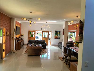 Casa de 4 alcobas en venta en La Doctora, Sabaneta, 1200 m² · foto 11 de 20