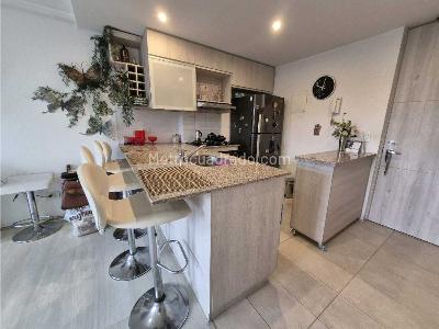 Apartamento en venta en Loma De Los Bernal, Medellín · foto 3 de 17