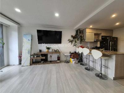 Apartamento en venta en Loma De Los Bernal, Medellín · foto 6 de 17