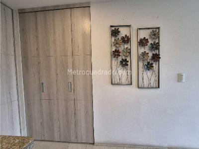 Apartamento en venta en Loma De Los Bernal, Medellín · foto 8 de 17