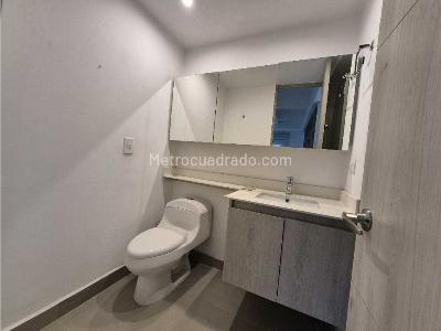 Apartamento en venta en Loma De Los Bernal, Medellín · foto 6 de 16