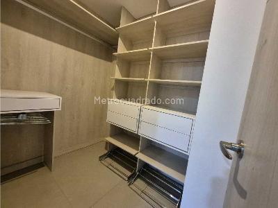 Apartamento en venta en Loma De Los Bernal, Medellín · foto 8 de 16