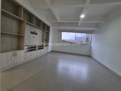 Apartamento en venta en Loma De Los Bernal, Medellín · foto 12 de 16