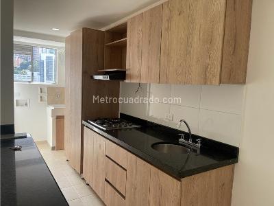 Apartamento de 3 alcobas en venta en El Poblado, Medellín, 84 m² · foto 2 de 18