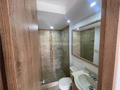 Apartamento de 3 alcobas en venta en El Poblado, Medellín, 84 m² · foto 7 de 18