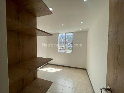 Apartamento de 3 alcobas en venta en El Poblado, Medellín, 84 m² · foto 8 de 18
