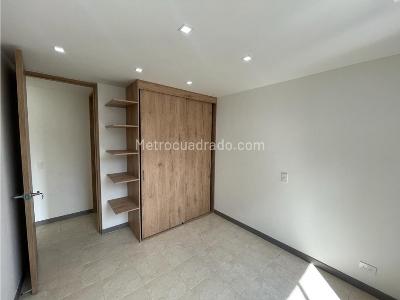 Apartamento de 3 alcobas en venta en El Poblado, Medellín, 84 m² · foto 10 de 18