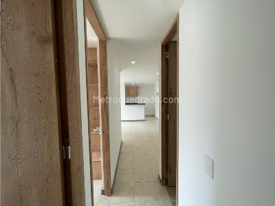 Apartamento de 3 alcobas en venta en El Poblado, Medellín, 84 m² · foto 13 de 18