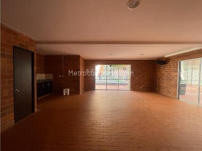 Apartamento de 3 alcobas en venta en El Poblado, Medellín, 84 m² · foto 17 de 18
