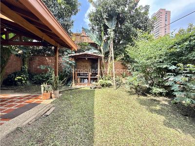 Casa de 4 alcobas en venta en Loma De Los Parra, Medellín, 300 m² · foto 3 de 20