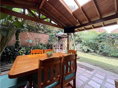 Casa de 4 alcobas en venta en Loma De Los Parra, Medellín, 300 m² · foto 4 de 20