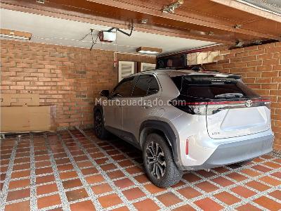 Casa de 4 alcobas en venta en Loma De Los Parra, Medellín, 300 m² · foto 12 de 20