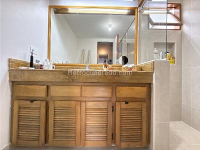 Casa de 4 alcobas en venta en Loma De Los Parra, Medellín, 300 m² · foto 13 de 20