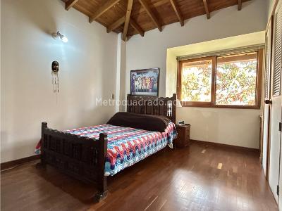 Casa de 4 alcobas en venta en Loma De Los Parra, Medellín, 300 m² · foto 17 de 20