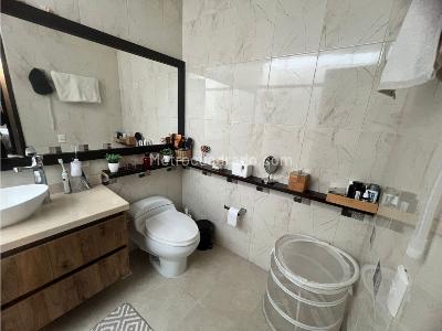 Casa de 3 alcobas en venta en La Calleja, Envigado, 239 m² · foto 7 de 11