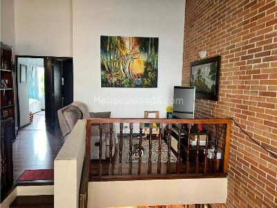 Casa de 3 alcobas en venta en La Calleja, Envigado, 239 m² · foto 9 de 11