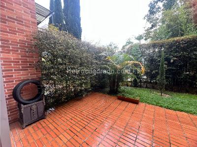 Casa de 3 alcobas en venta en La Calleja, Envigado, 239 m² · foto 10 de 11