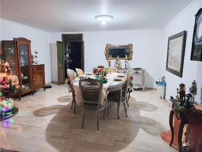 Apartamento de 3 alcobas en venta en El Poblado, Medellín, 226 m² · foto 6 de 14