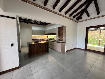 Casa de 3 alcobas en venta en San Antonio De Pereira, Rionegro, 1560 m² · foto 5 de 20