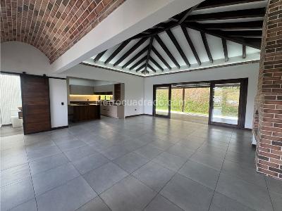 Casa de 3 alcobas en venta en San Antonio De Pereira, Rionegro, 1560 m² · foto 7 de 20