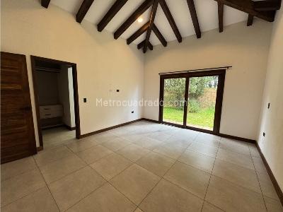 Casa de 3 alcobas en venta en San Antonio De Pereira, Rionegro, 1560 m² · foto 9 de 20