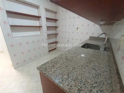 Casa de 3 alcobas en venta en La America, Medellín, 89 m² · foto 2 de 11