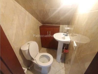 Casa de 3 alcobas en venta en La America, Medellín, 89 m² · foto 3 de 11