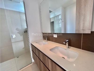 Apartamento en venta en El Poblado, Medellín · foto 15 de 20