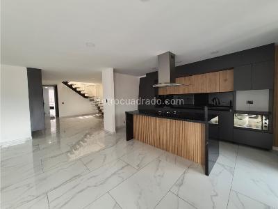 Apartamento de 4 alcobas en venta en Laureles, Medellín, 223 m² · foto 2 de 20