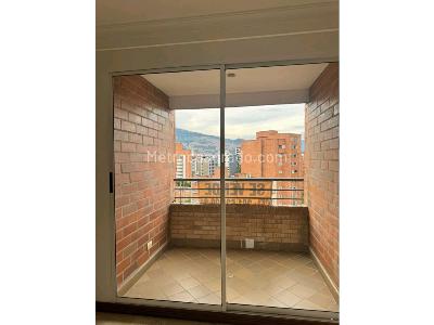 Apartamento de 3 alcobas en venta en Laureles, Medellín, 180 m² · foto 2 de 20