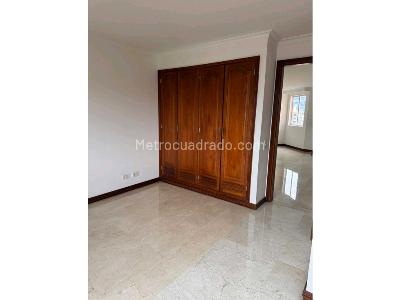 Apartamento de 3 alcobas en venta en Laureles, Medellín, 180 m² · foto 4 de 20