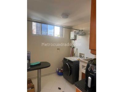 Apartamento de 3 alcobas en venta en Laureles, Medellín, 129 m² · foto 4 de 7