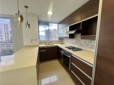 Apartamento de 3 alcobas en venta en Loma De Los Balsos, Medellín, 92 m² · foto 3 de 19
