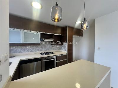 Apartamento de 3 alcobas en venta en Loma De Los Balsos, Medellín, 92 m² · foto 5 de 19