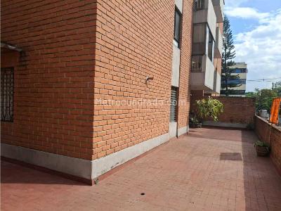 Apartamento de 3 alcobas en venta en Laureles Estadio, Medellín, 130 m² · foto 8 de 17
