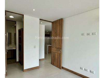 Apartamento de 2 alcobas en venta en El Poblado, Medellín, 94 m² · foto 12 de 14