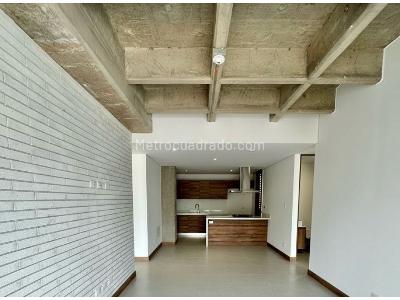 Apartamento de 2 alcobas en venta en El Poblado, Medellín, 94 m² · foto 2 de 14
