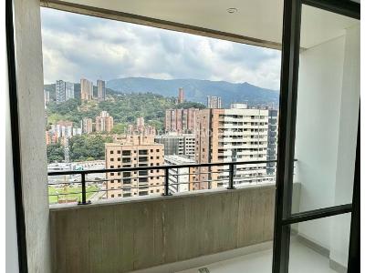 Apartamento de 2 alcobas en venta en El Poblado, Medellín, 94 m² · foto 4 de 14