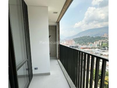 Apartamento de 2 alcobas en venta en El Poblado, Medellín, 94 m² · foto 5 de 14