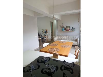 Apartamento de 2 alcobas en venta en Las Lomitas, Sabaneta, 66 m² · foto 2 de 11