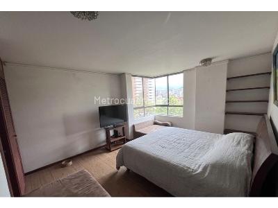 Apartamento de 3 alcobas en venta en El Poblado, Medellín, 123 m² · foto 6 de 8