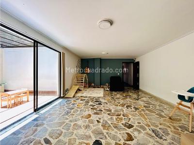 Apartamento de 3 alcobas en venta en Cerro Nutibara, Medellín, 128 m² · foto 3 de 19